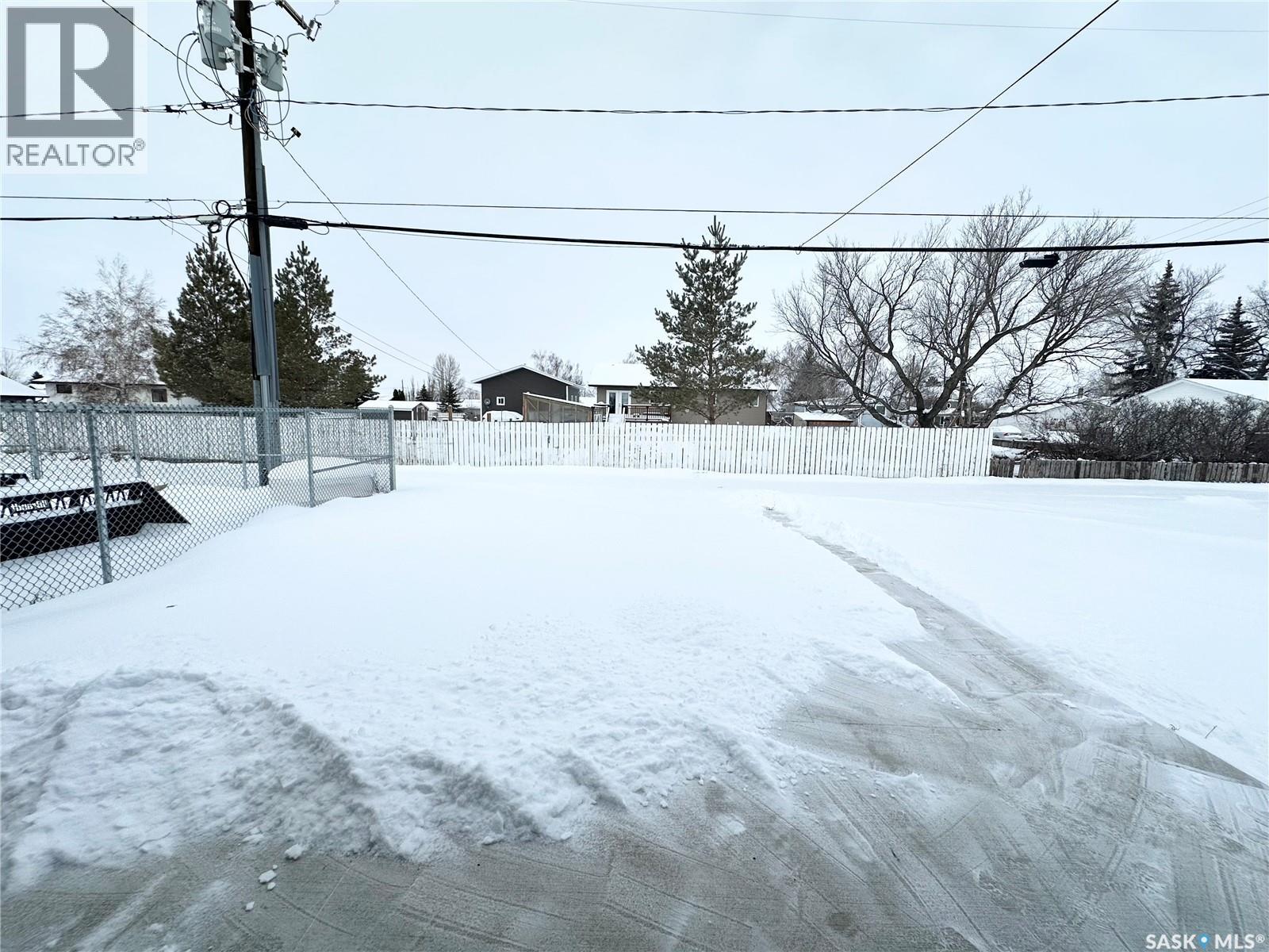 405 2nd Street, Dundurn, Saskatchewan  S0K 1K0 - Photo 30 - SK025375