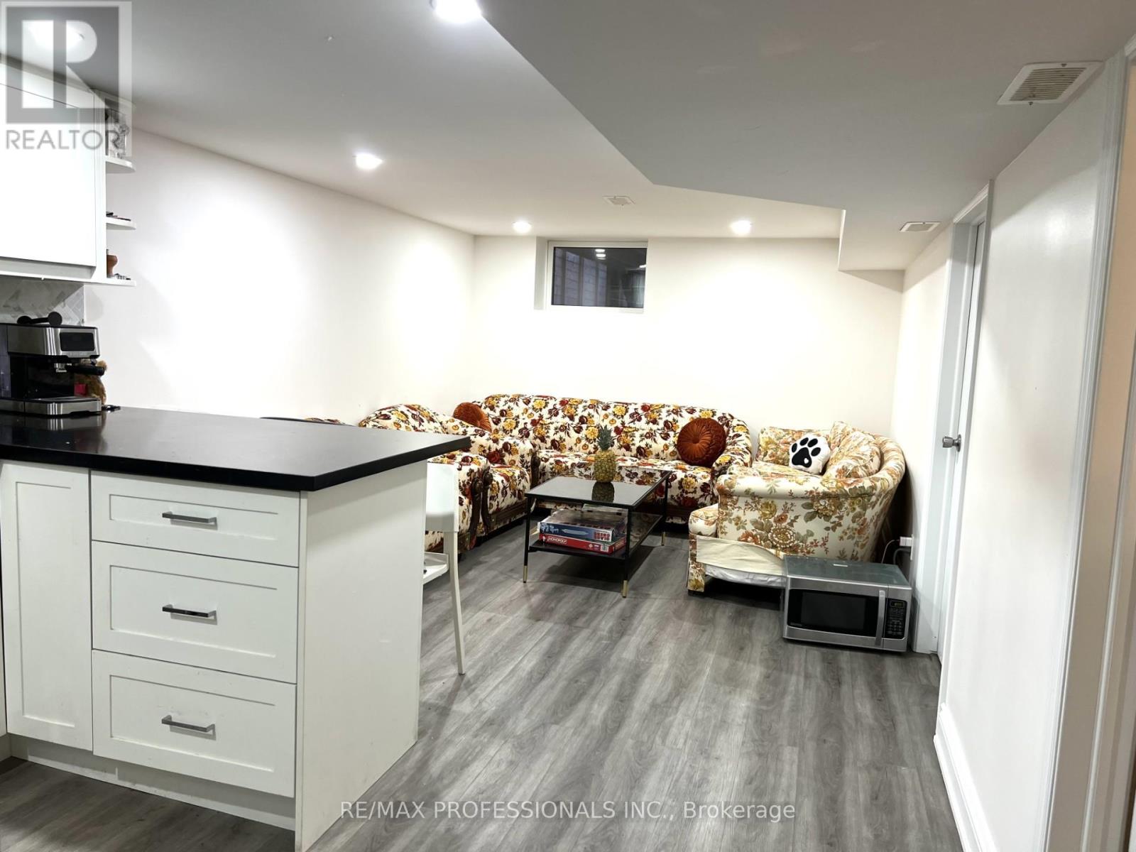 202 Gamma Street, Toronto, Ontario  M8W 4G5 - Photo 7 - W12610904