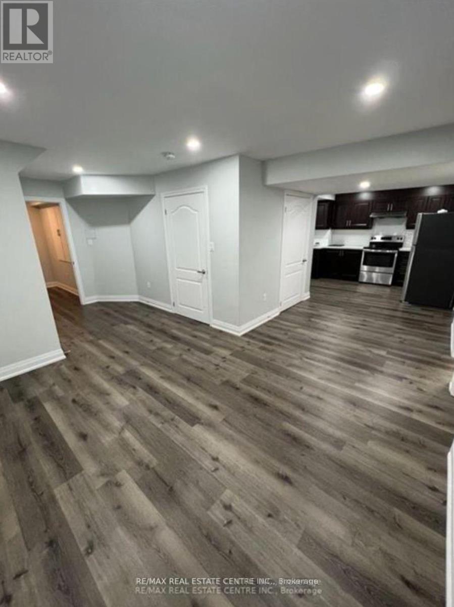 23 Neil Promenade, Caledon, Ontario  L7C 4H6 - Photo 2 - W12610924