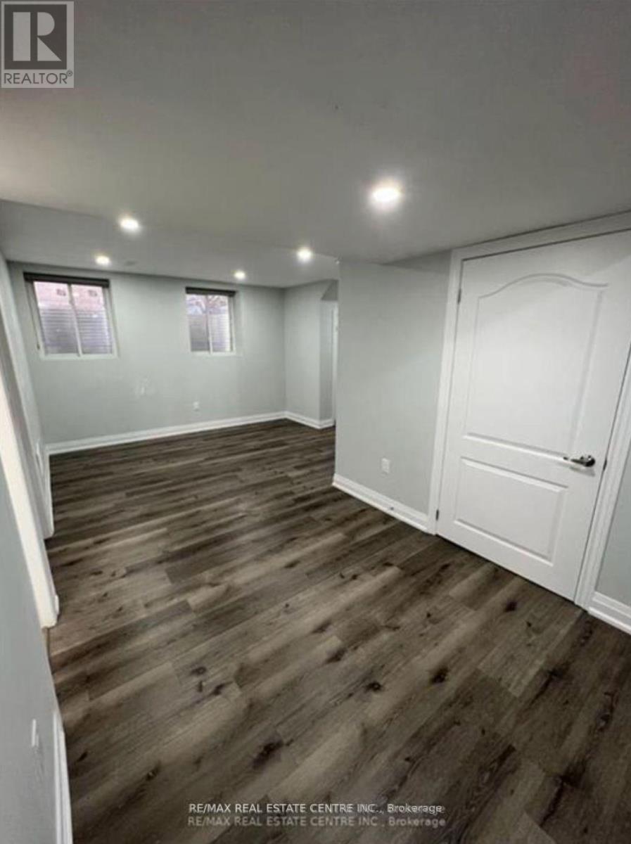 23 Neil Promenade, Caledon, Ontario  L7C 4H6 - Photo 3 - W12610924