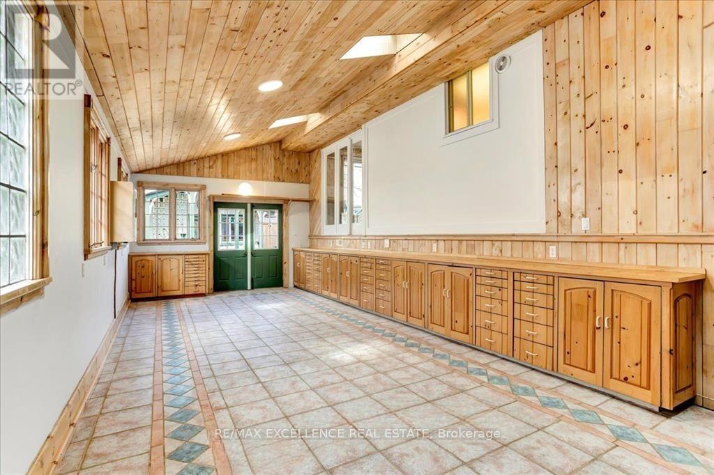 485 Gowland Crescent, Milton, Ontario  L9T 4G6 - Photo 5 - W12610930