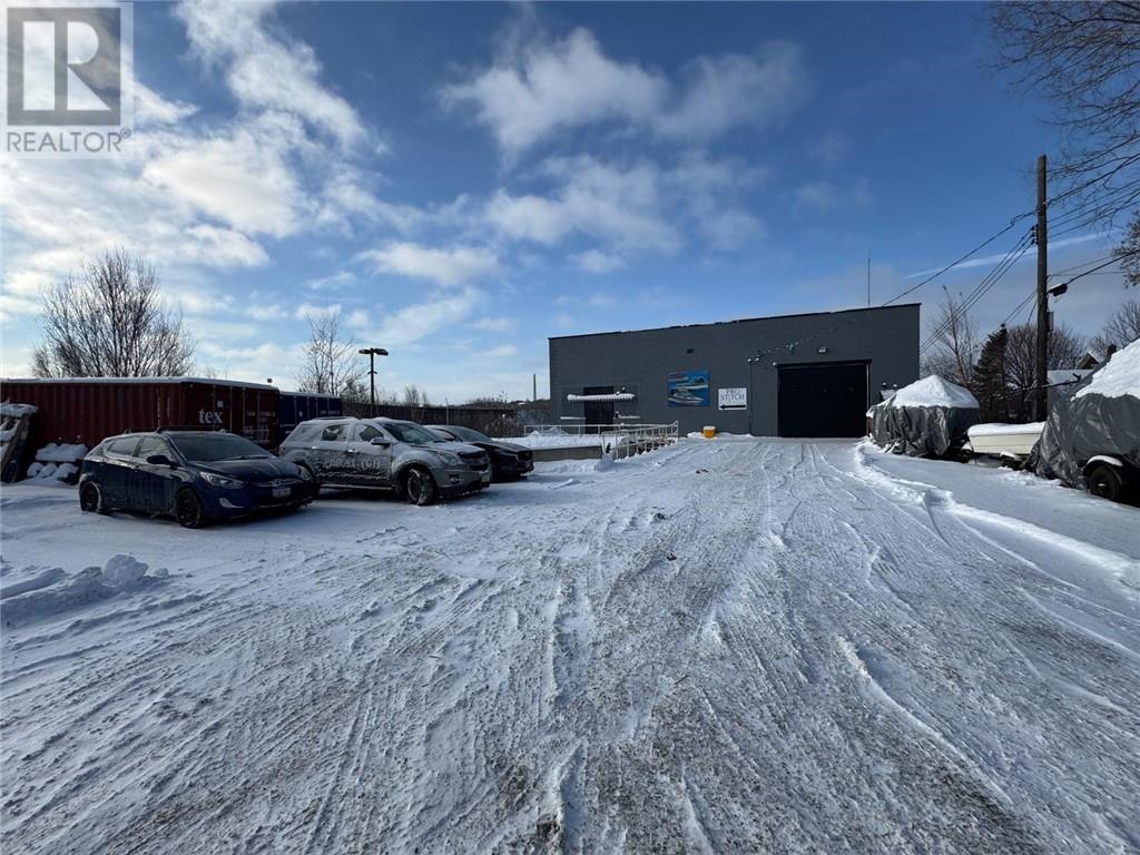 250 Frood Road, Sudbury, Ontario  P3C 4Z5 - Photo 3 - 2123595