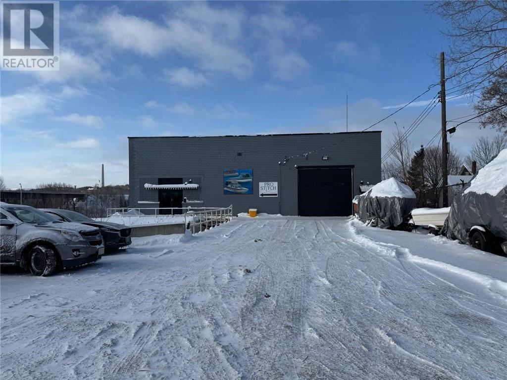 250 Frood Road, Sudbury, Ontario  P3C 4Z5 - Photo 2 - 2123595