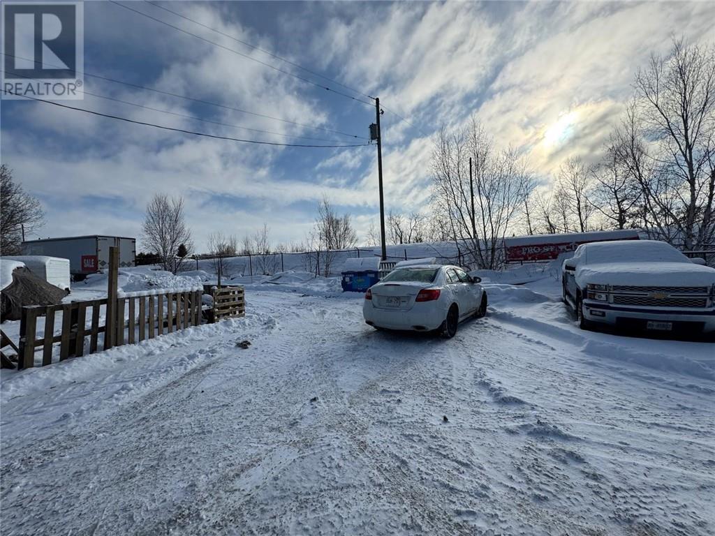 250 Frood Road, Sudbury, Ontario  P3C 4Z5 - Photo 4 - 2123595