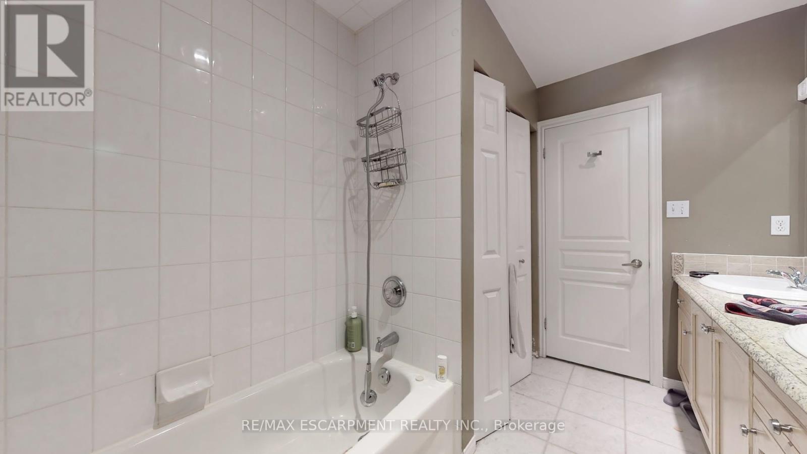 Upper - 219 Kitty Murray Lane, Hamilton, Ontario  L9K 1H7 - Photo 21 - X12610934