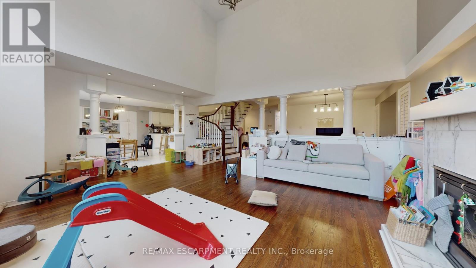 Upper - 219 Kitty Murray Lane, Hamilton, Ontario  L9K 1H7 - Photo 3 - X12610934