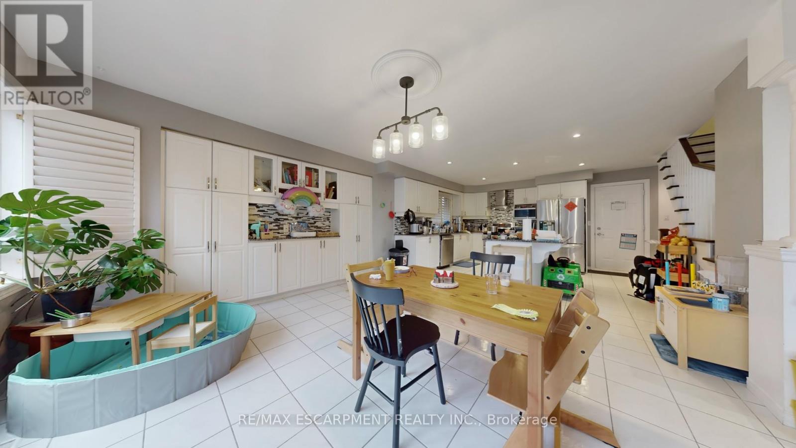 Upper - 219 Kitty Murray Lane, Hamilton, Ontario  L9K 1H7 - Photo 8 - X12610934