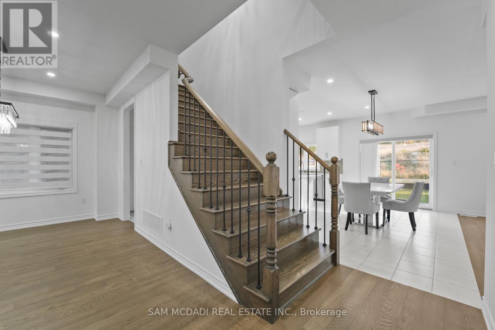 Upper - 4008 Highland Park Drive, Lincoln, Ontario  L3J 0T1 - Photo 11 - X12610954