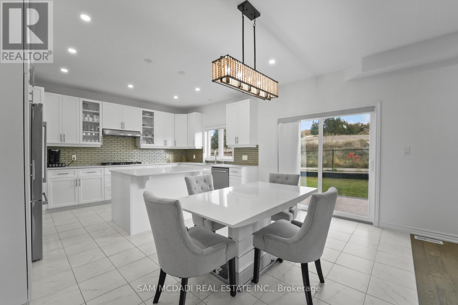 Upper - 4008 Highland Park Drive, Lincoln, Ontario  L3J 0T1 - Photo 17 - X12610954