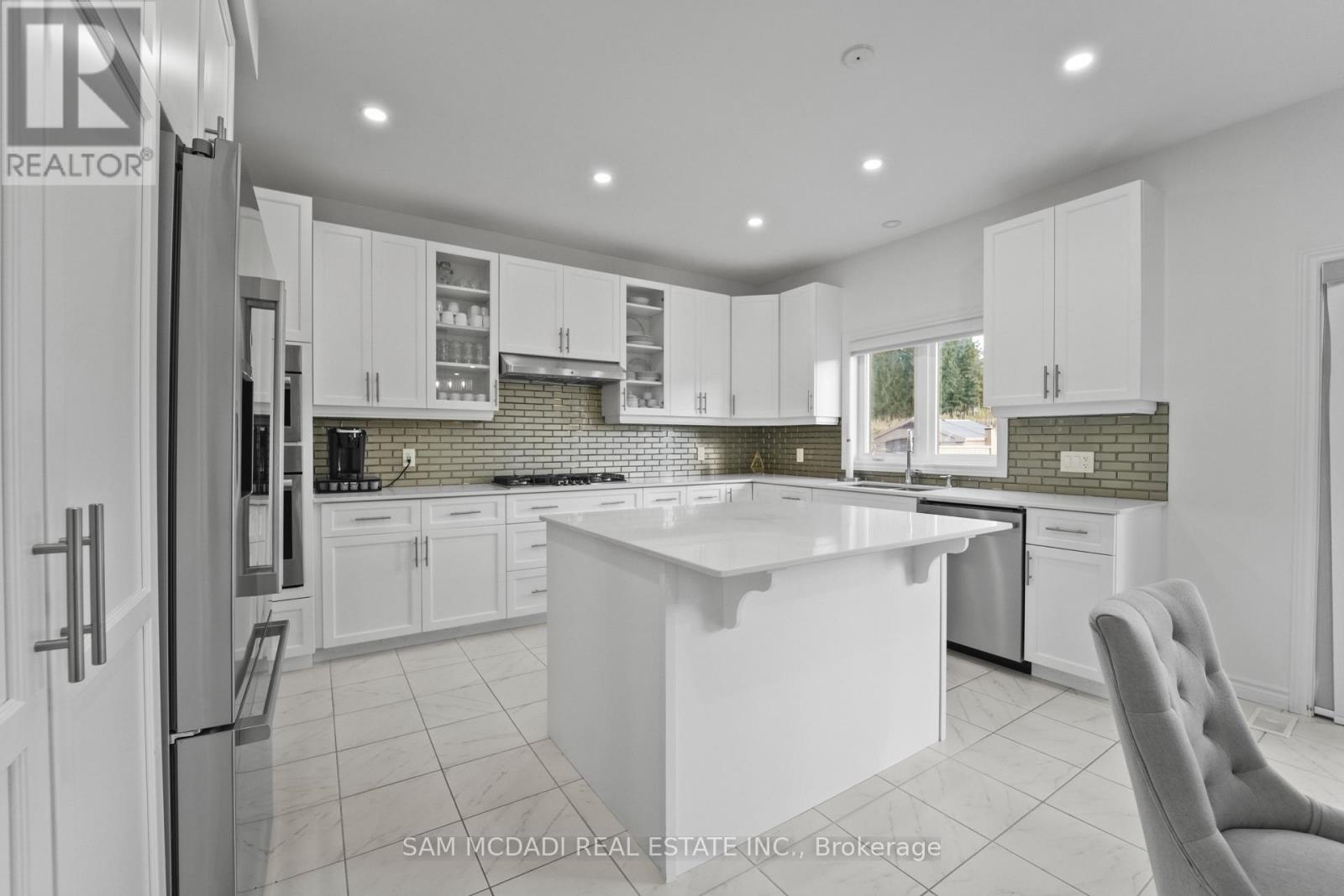 Upper - 4008 Highland Park Drive, Lincoln, Ontario  L3J 0T1 - Photo 18 - X12610954