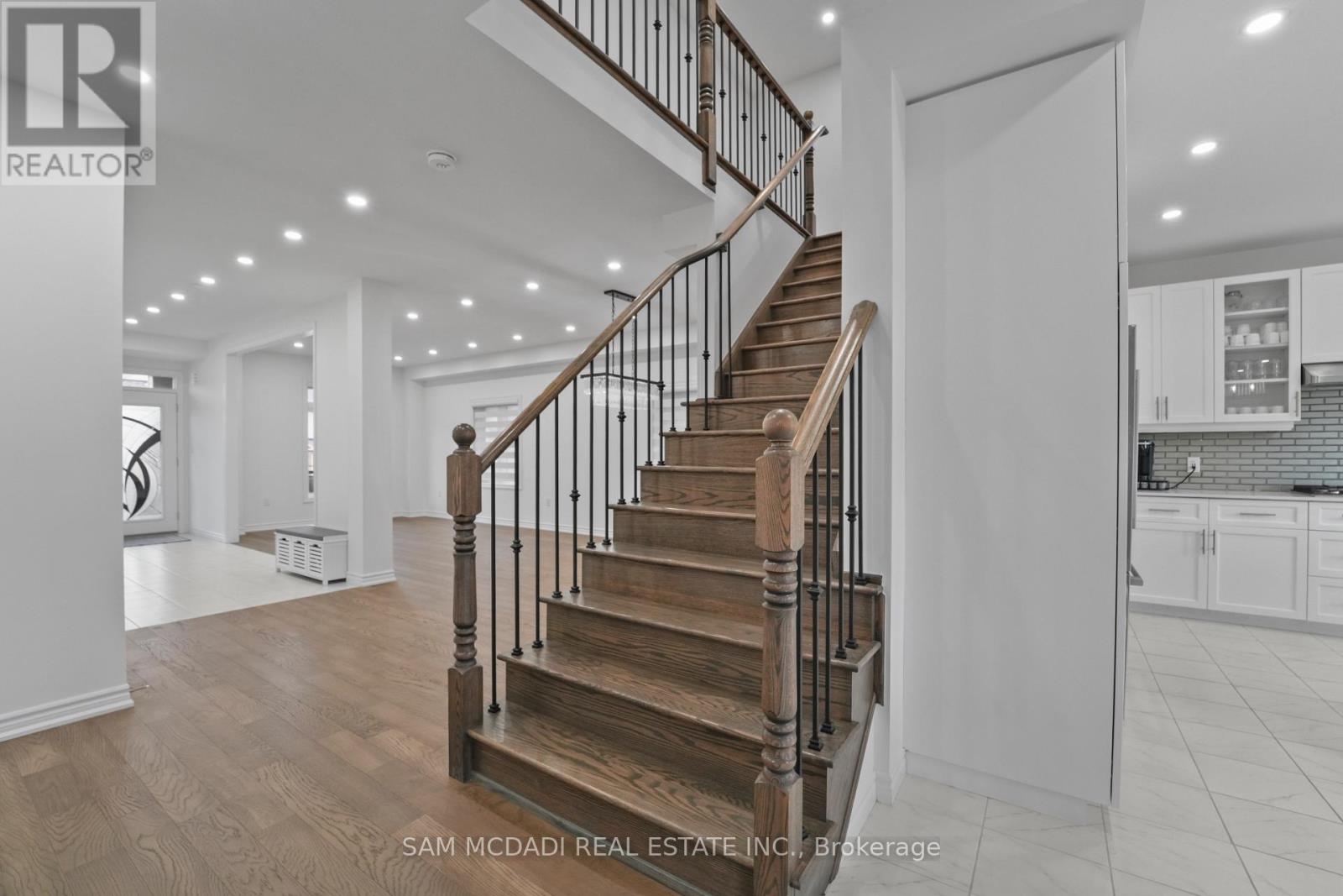 Upper - 4008 Highland Park Drive, Lincoln, Ontario  L3J 0T1 - Photo 23 - X12610954