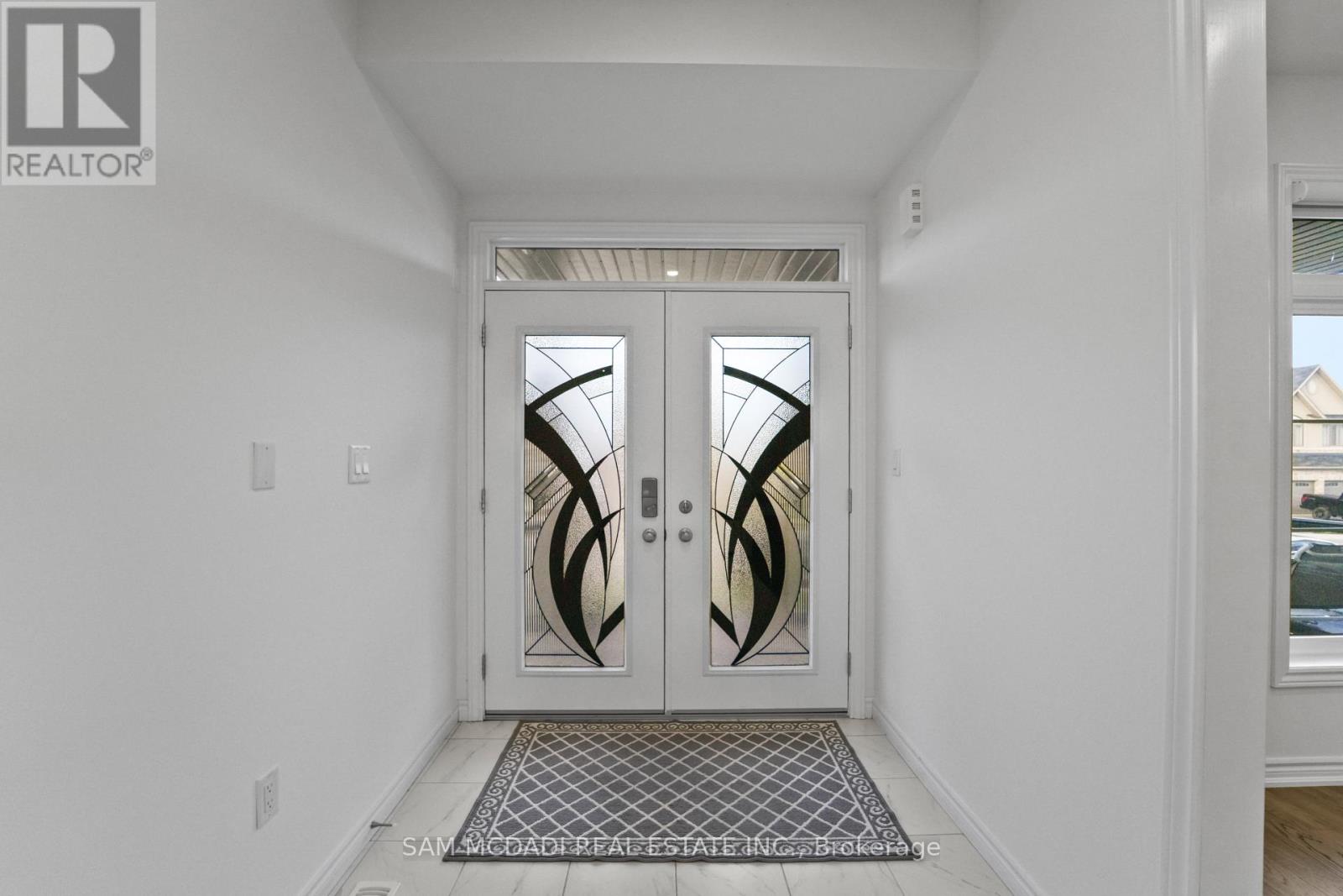 Upper - 4008 Highland Park Drive, Lincoln, Ontario  L3J 0T1 - Photo 5 - X12610954