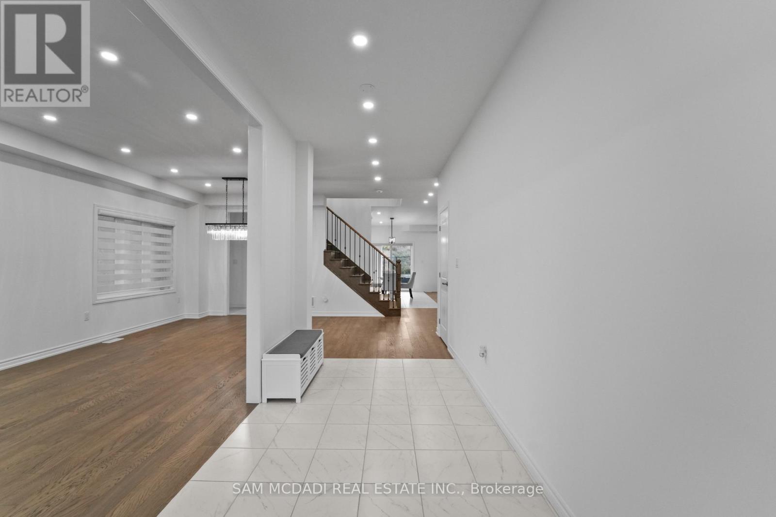 Upper - 4008 Highland Park Drive, Lincoln, Ontario  L3J 0T1 - Photo 6 - X12610954