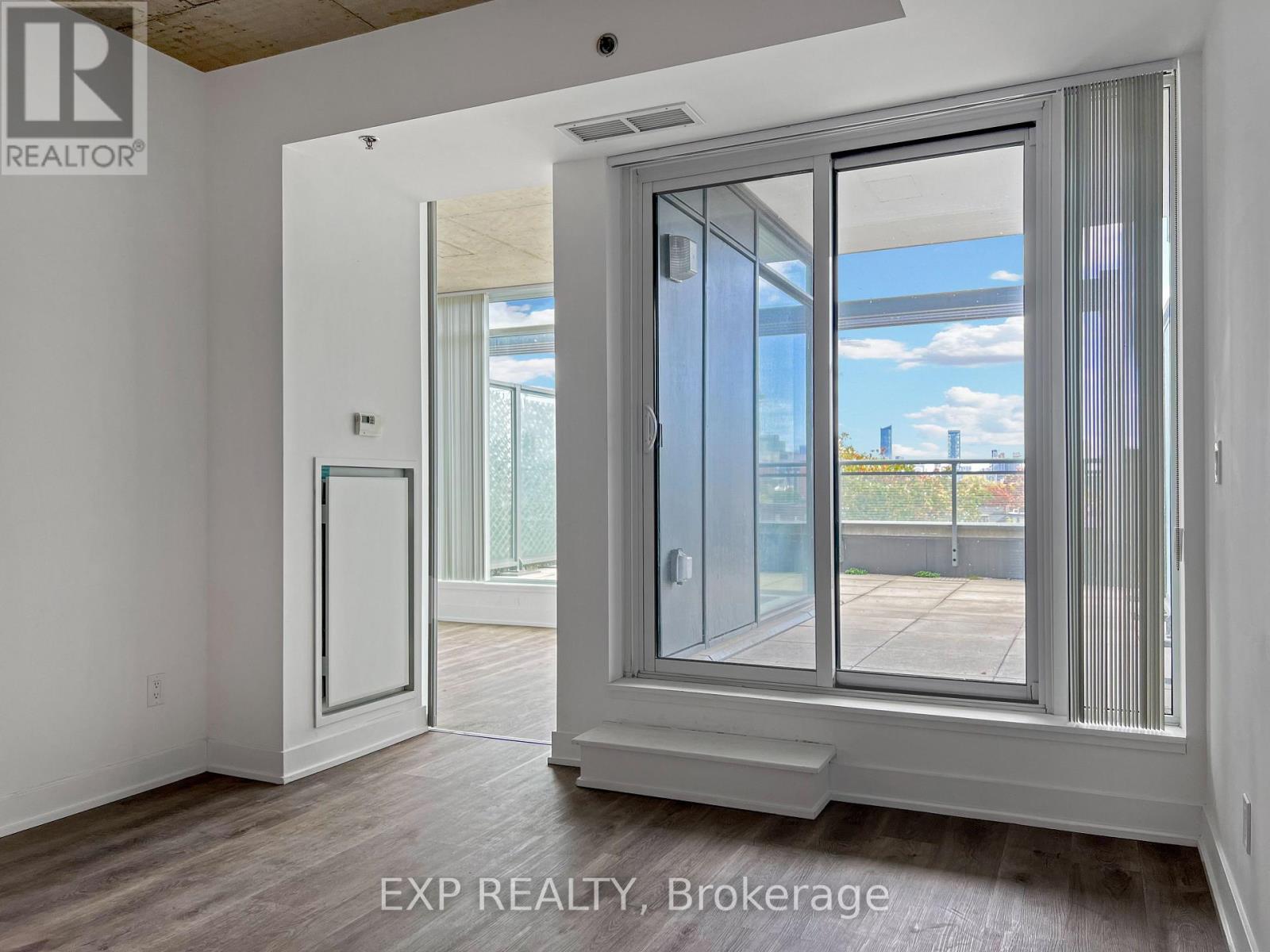 511 - 20 Gladstone Avenue, Toronto, Ontario  M6J 0E9 - Photo 6 - C12594852