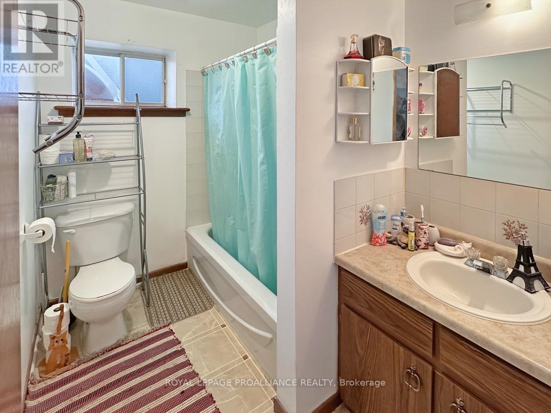 91 St Lawrence Street E, Centre Hastings, Ontario  K0K 2K0 - Photo 16 - X12487655