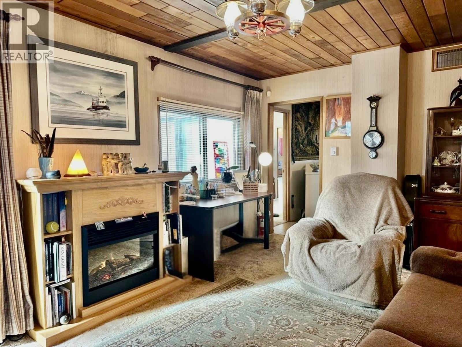 6808 Stokes Road, 100 Mile House, British Columbia  V0K 2E2 - Photo 9 - R3070803