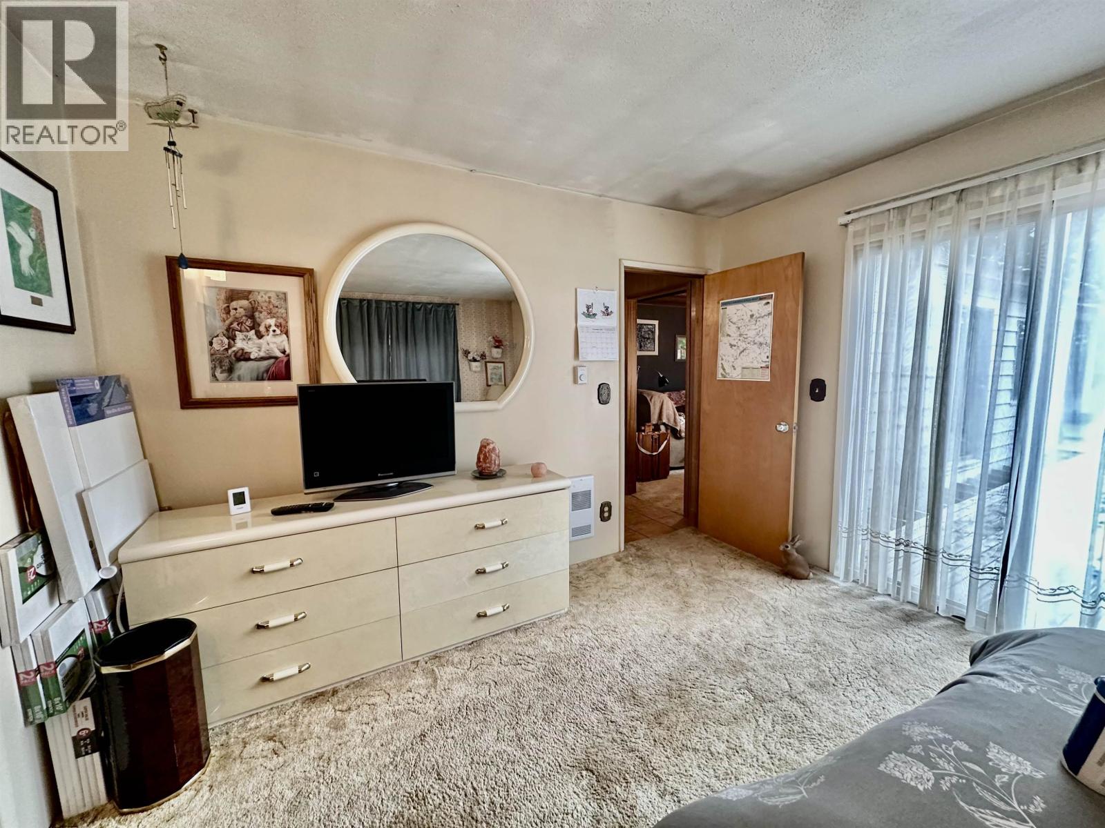 6808 Stokes Road, 100 Mile House, British Columbia  V0K 2E2 - Photo 12 - R3070803