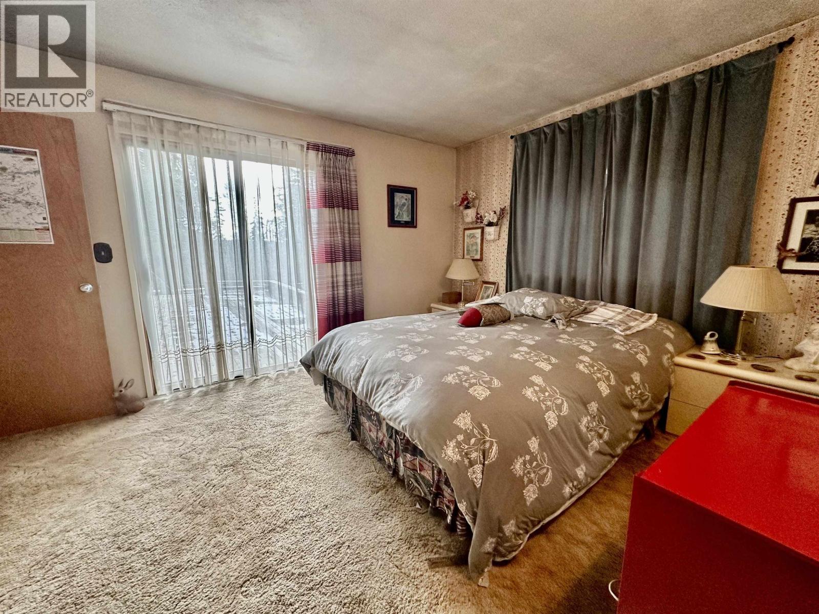 6808 Stokes Road, 100 Mile House, British Columbia  V0K 2E2 - Photo 11 - R3070803