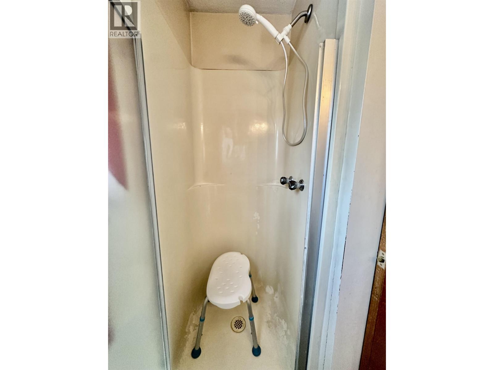 6808 Stokes Road, 100 Mile House, British Columbia  V0K 2E2 - Photo 14 - R3070803