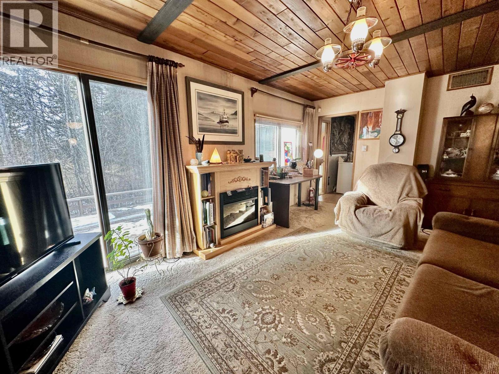 6808 Stokes Road, 100 Mile House, British Columbia  V0K 2E2 - Photo 7 - R3070803