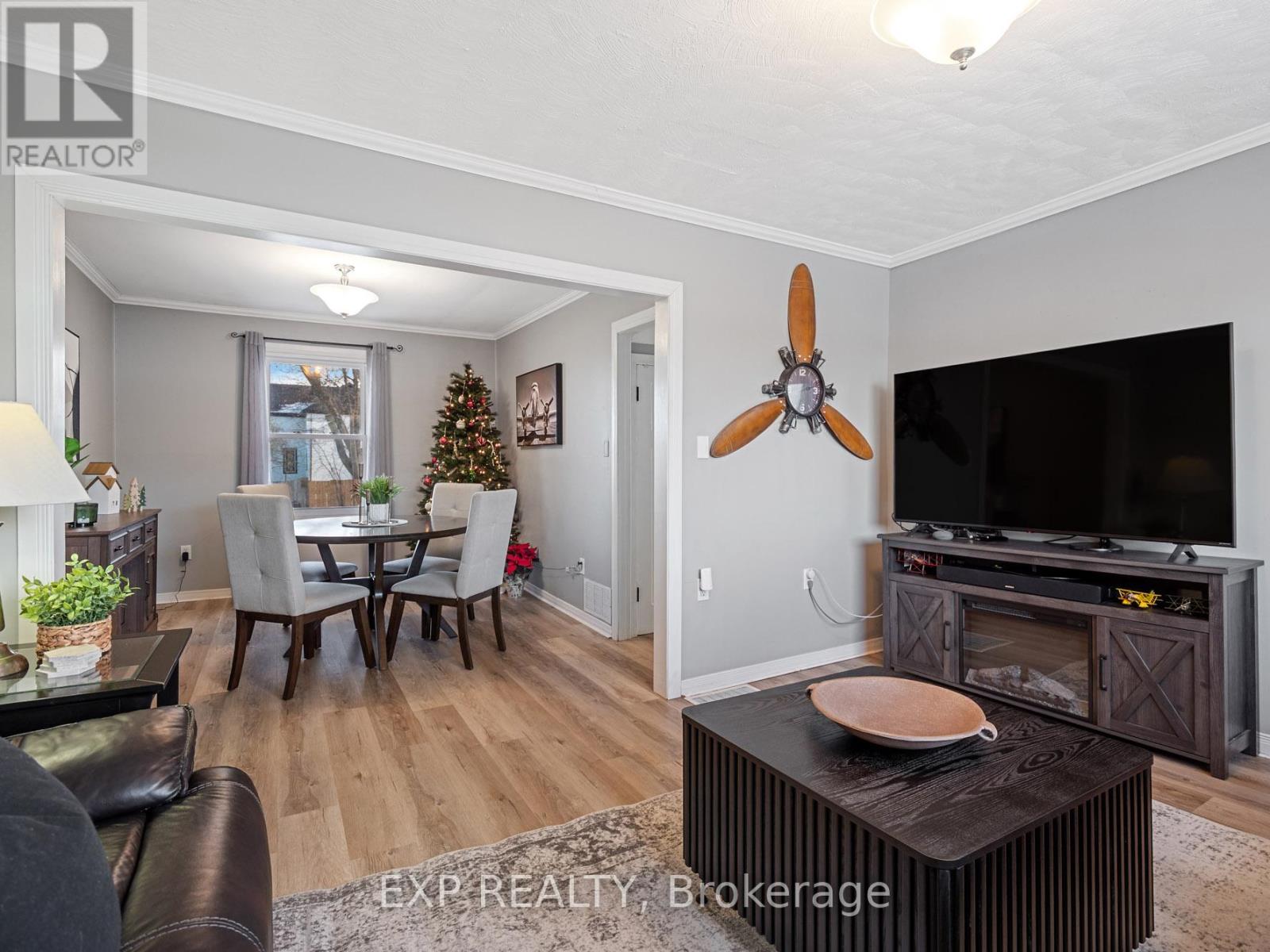 4354 Fifth Avenue, Niagara Falls, Ontario L2E 4R2 - Photo 10 - X12611046