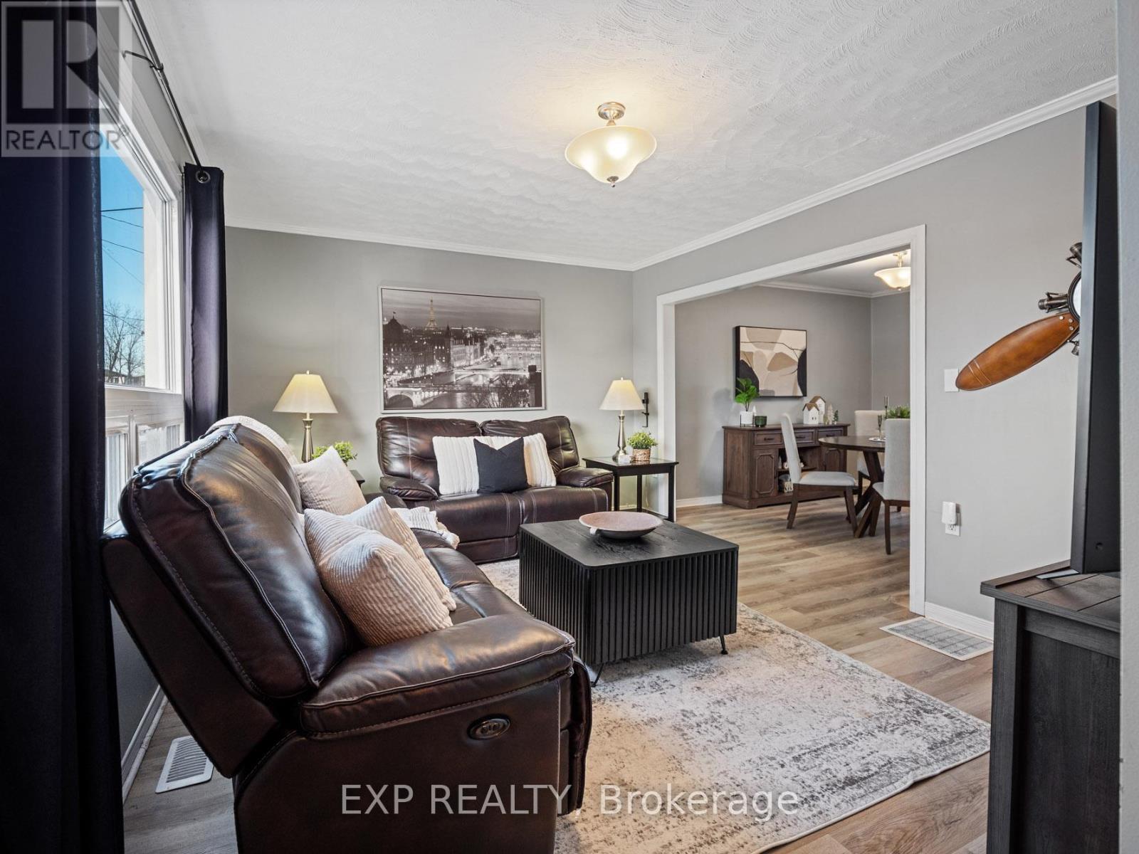 4354 Fifth Avenue, Niagara Falls, Ontario L2E 4R2 - Photo 11 - X12611046