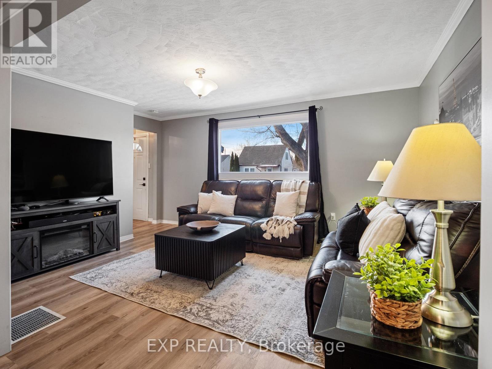 4354 Fifth Avenue, Niagara Falls, Ontario L2E 4R2 - Photo 13 - X12611046