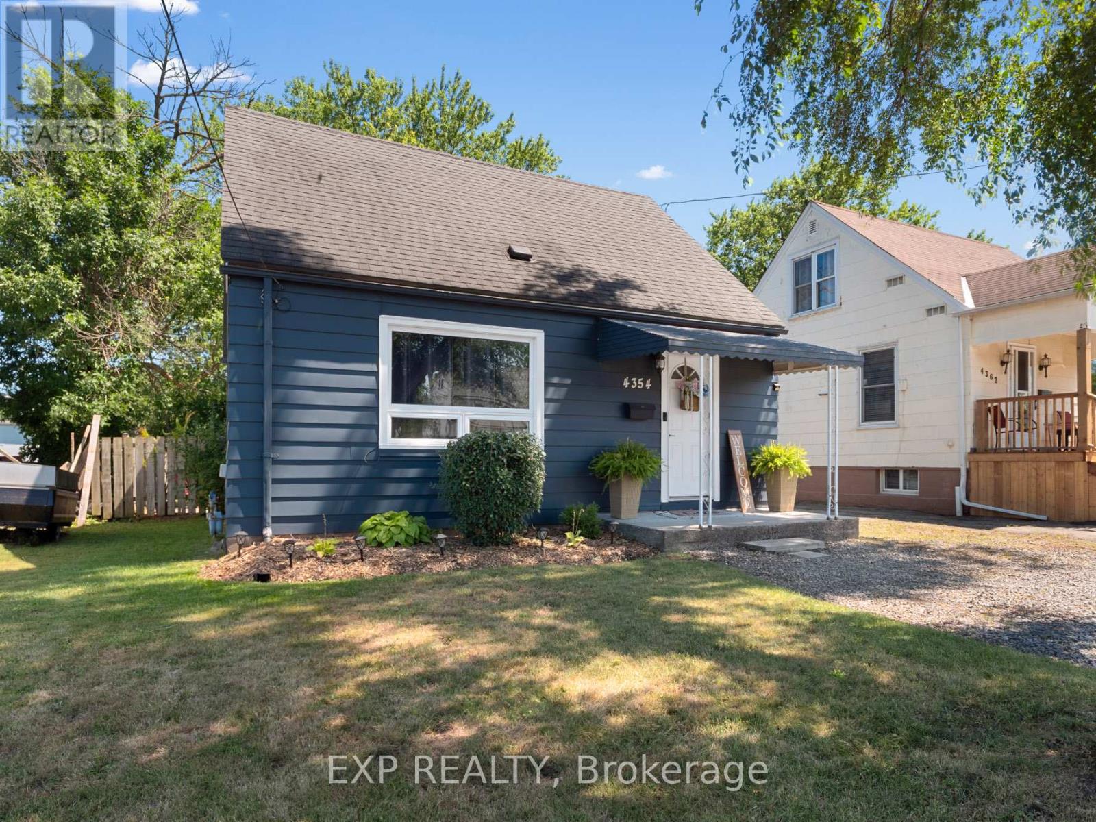 4354 Fifth Avenue, Niagara Falls, Ontario L2E 4R2 - Photo 2 - X12611046