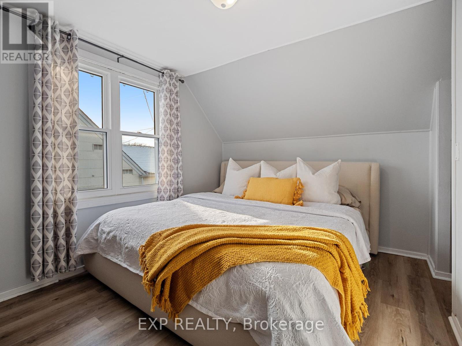 4354 Fifth Avenue, Niagara Falls, Ontario L2E 4R2 - Photo 20 - X12611046