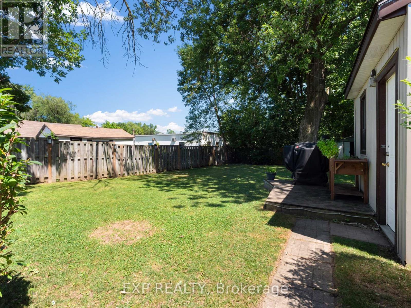 4354 Fifth Avenue, Niagara Falls, Ontario L2E 4R2 - Photo 25 - X12611046