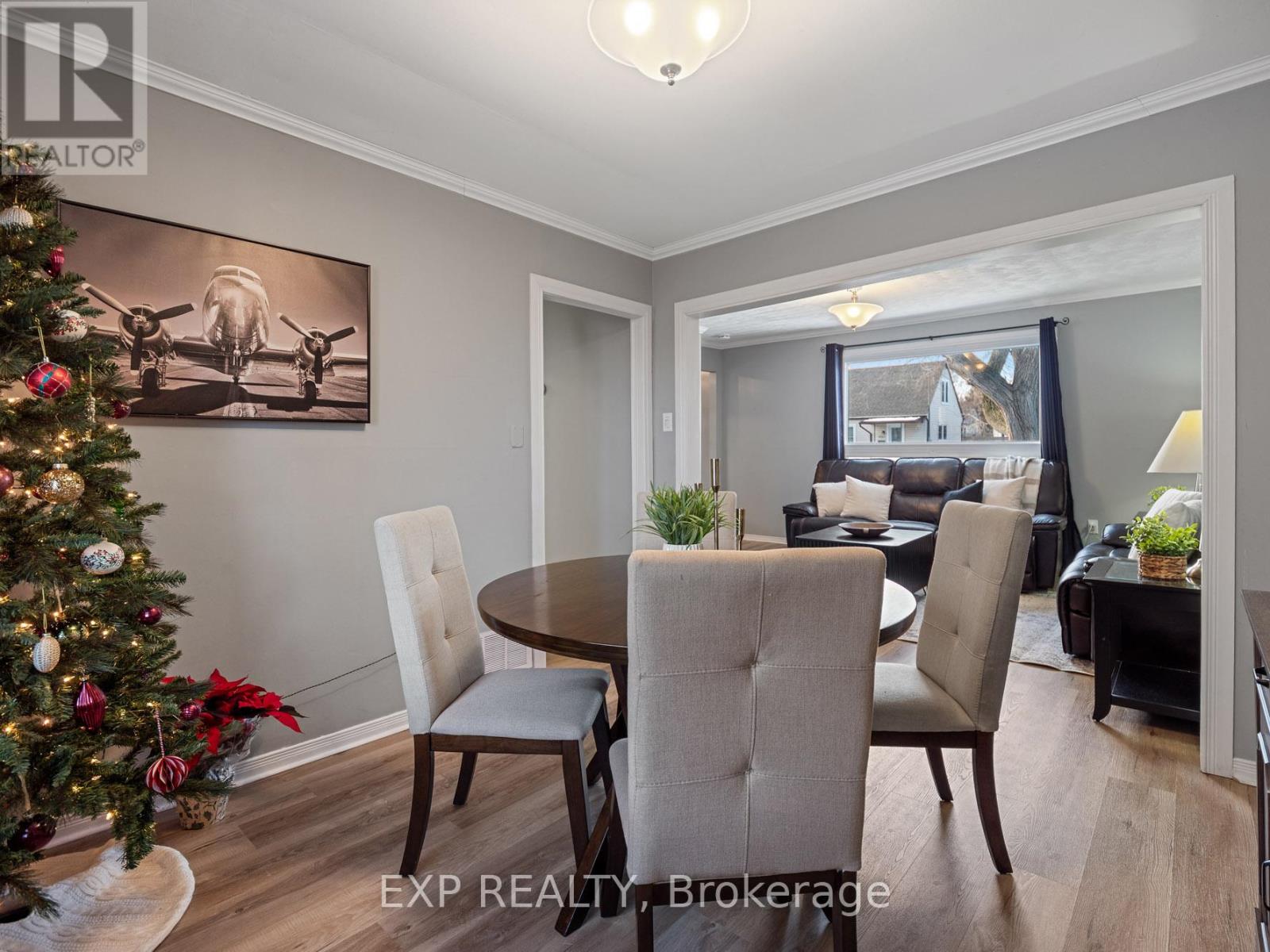 4354 Fifth Avenue, Niagara Falls, Ontario L2E 4R2 - Photo 9 - X12611046