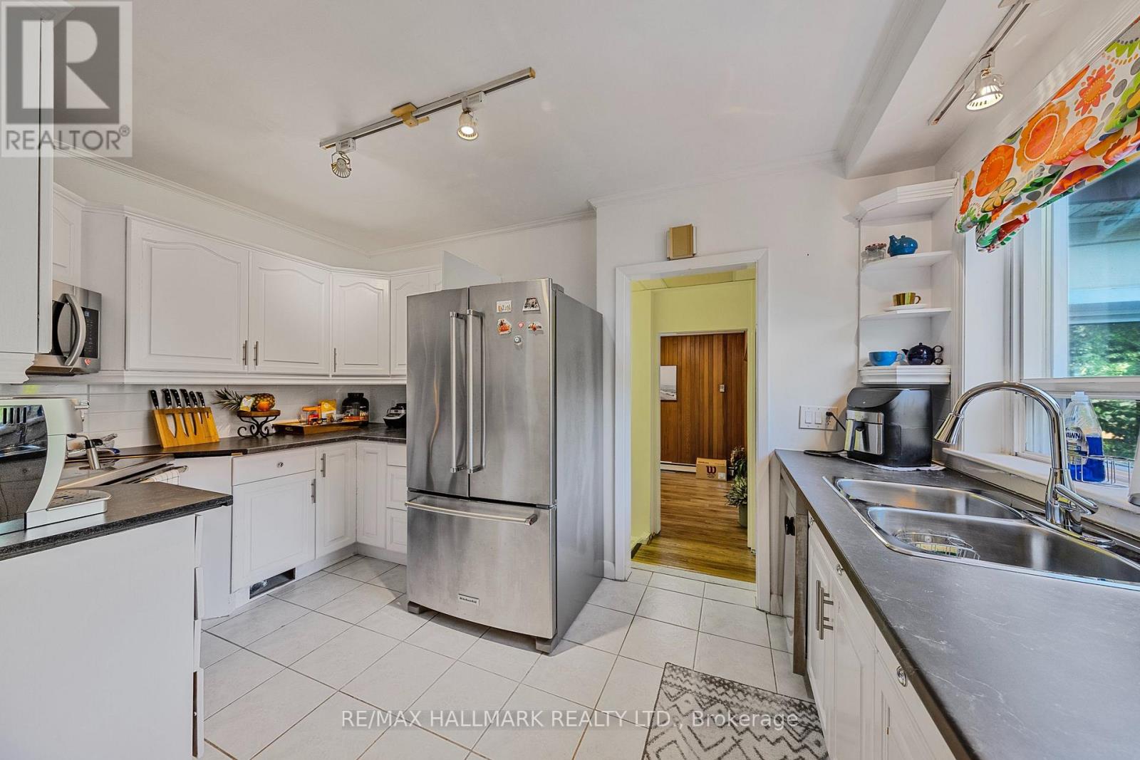 80 Berkinshaw Crescent, Toronto, Ontario  M3B 2T2 - Photo 13 - C12610988