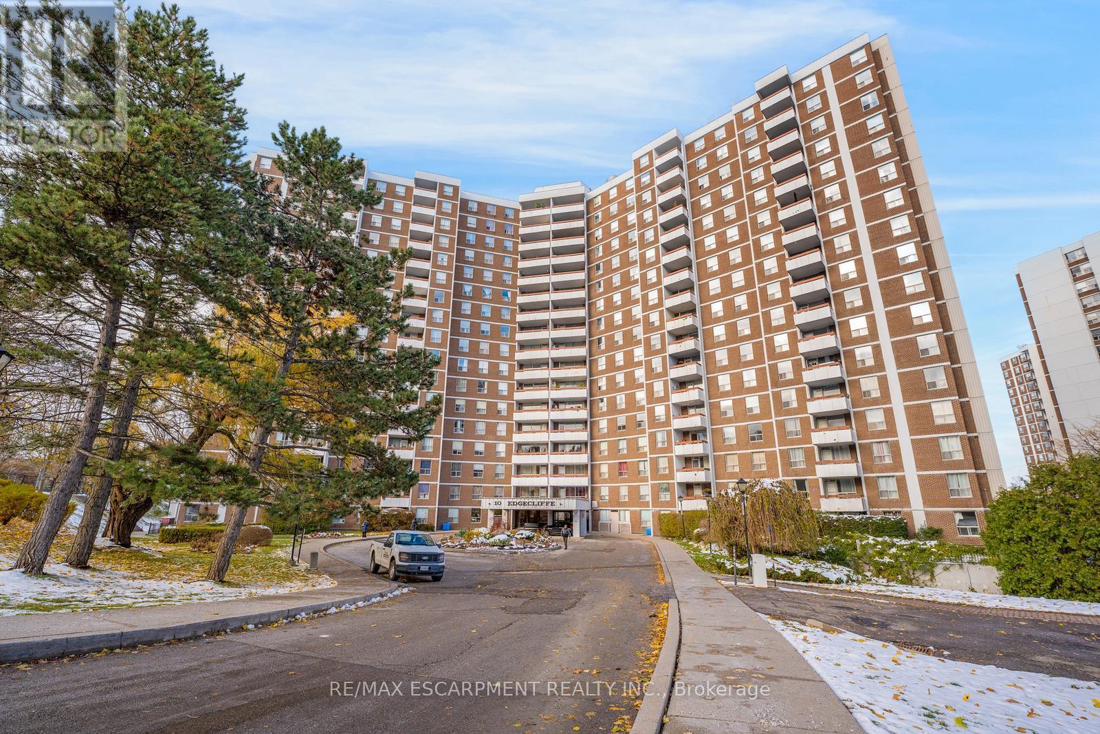 206 - 10 EDGECLIFF GOLFWAY, Toronto, Ontario