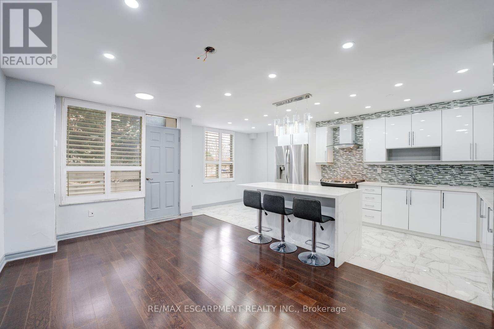 206 - 10 Edgecliff Golfway, Toronto, Ontario M3C 3A3 - Photo 12 - C12611044