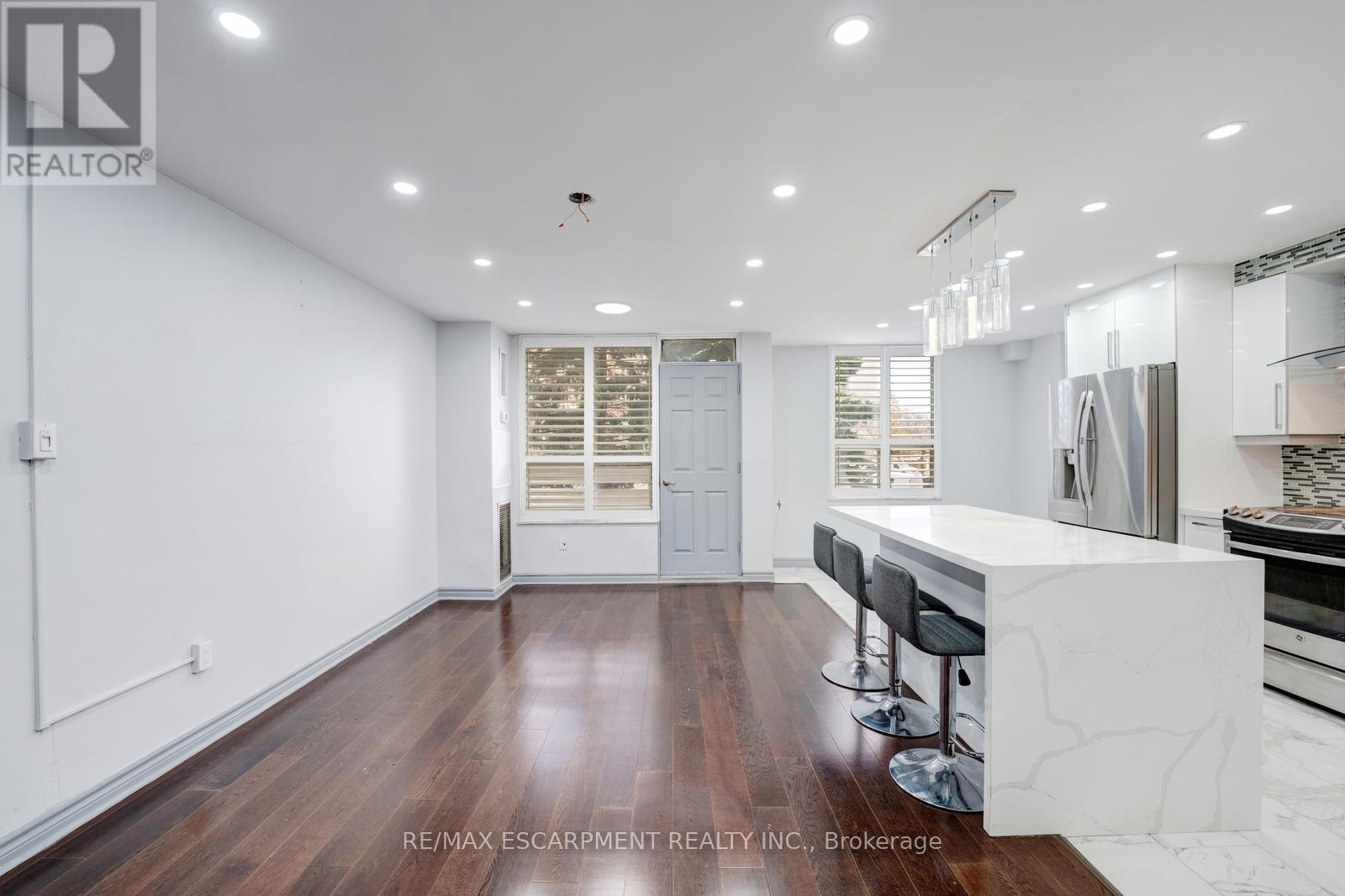 206 - 10 Edgecliff Golfway, Toronto, Ontario M3C 3A3 - Photo 13 - C12611044