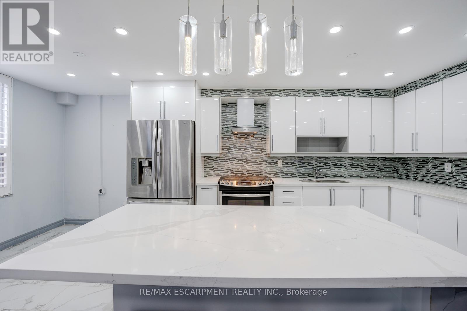 206 - 10 Edgecliff Golfway, Toronto, Ontario M3C 3A3 - Photo 7 - C12611044