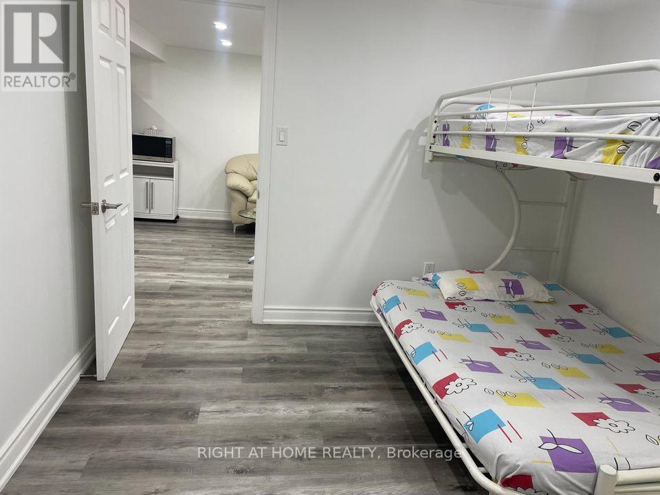 60 Sandrift Square, Toronto, Ontario  M1E 4N6 - Photo 8 - E12611056