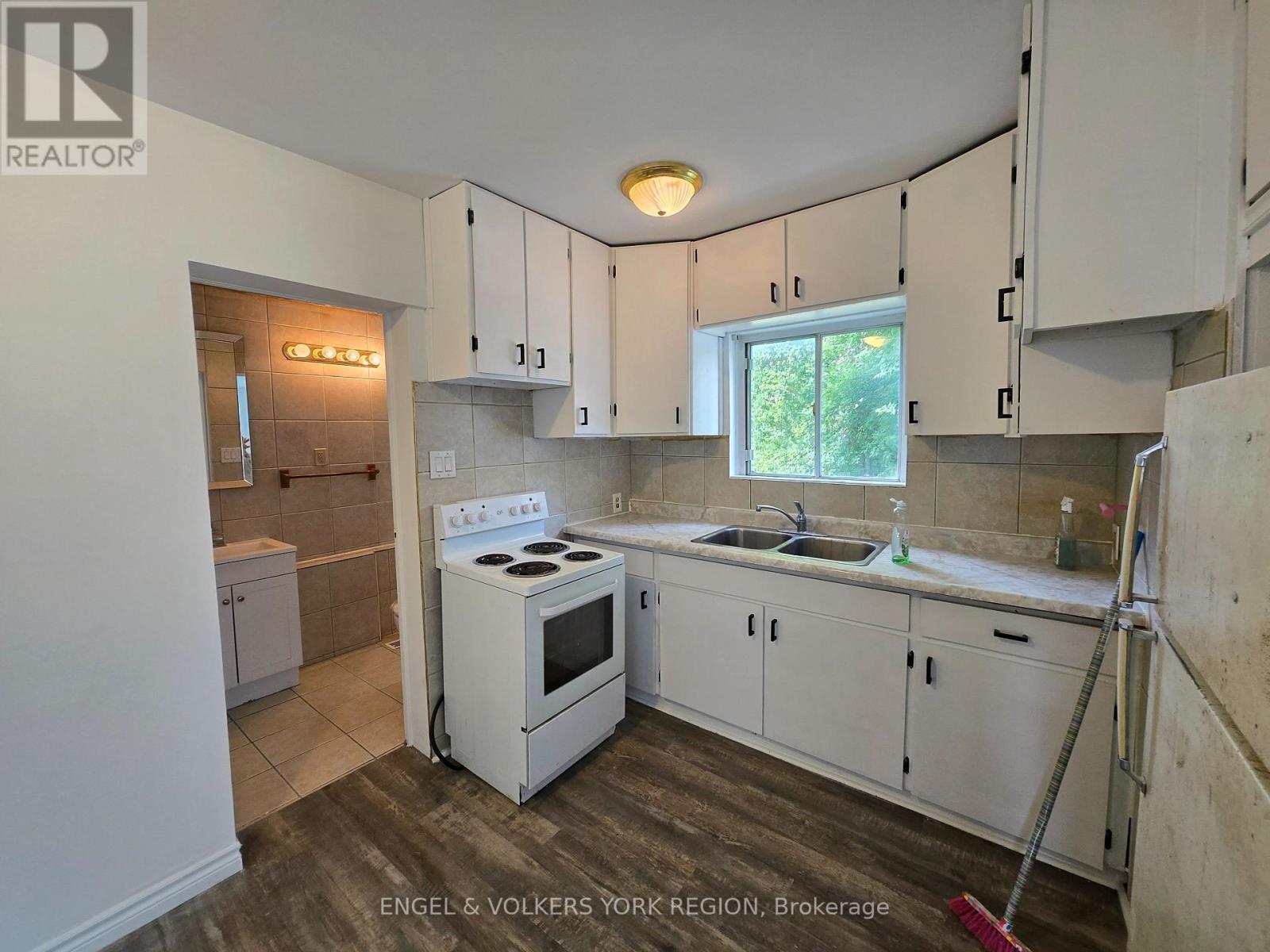 1 - 41 Essa Road S, New Tecumseth, Ontario  L9R 1N6 - Photo 3 - N12448826