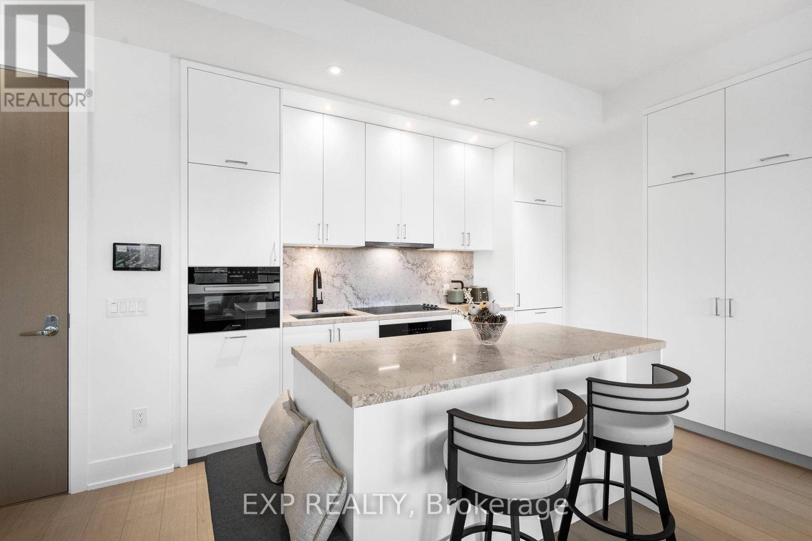 301 - 397 Royal Orchard Boulevard, Markham, Ontario  L3T 0H3 - Photo 9 - N12611022