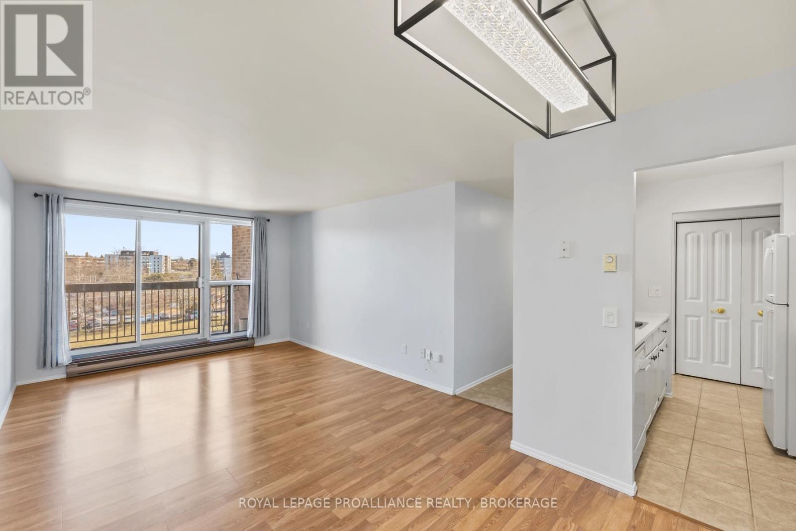 507 - 334 Queen Mary Road, Kingston, Ontario K7M 7E7 - Photo 6 - X12596660