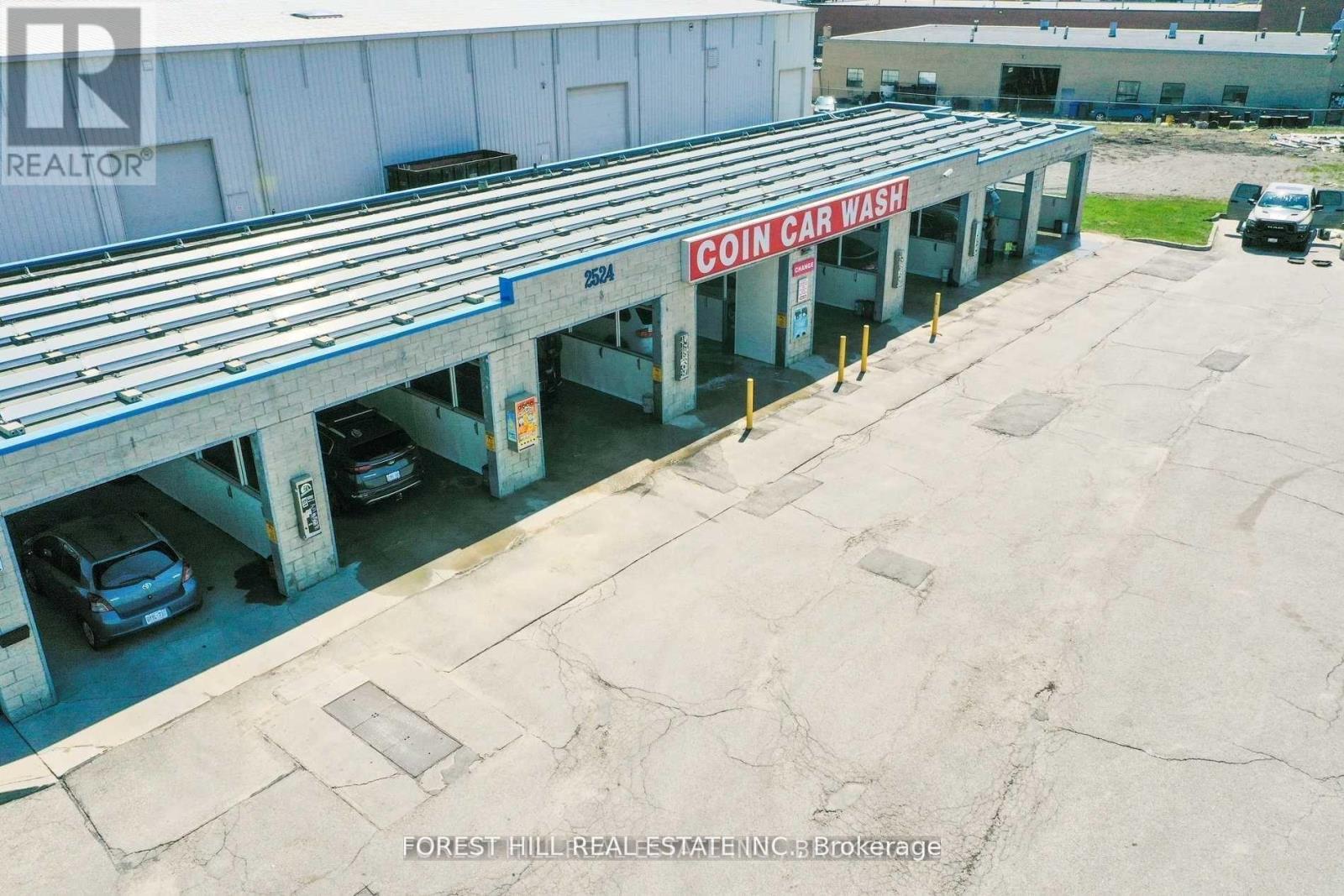 2524 Royal Windsor Drive, Oakville, Ontario  L5J 1K7 - Photo 11 - W12610976