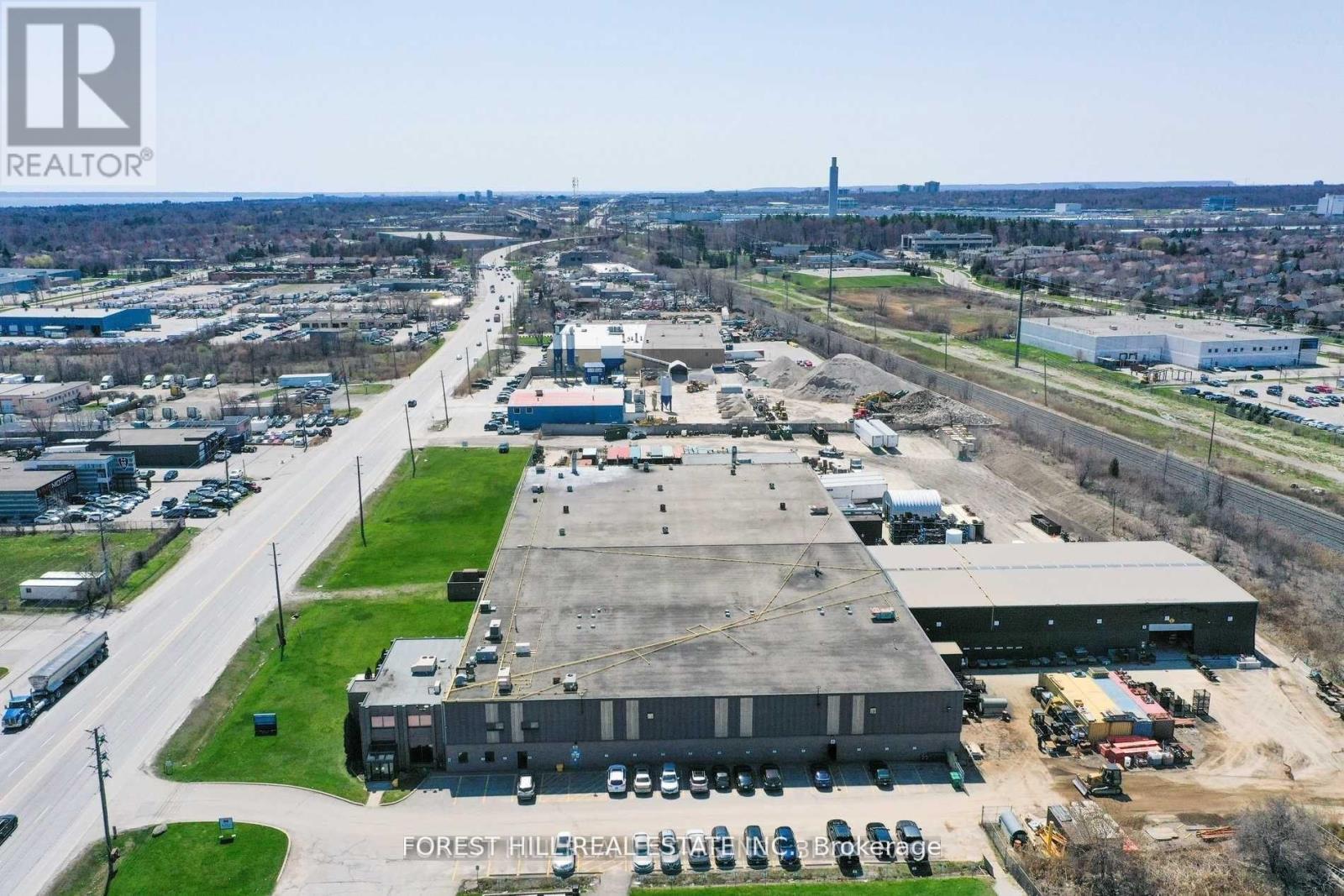 2524 Royal Windsor Drive, Oakville, Ontario  L5J 1K7 - Photo 15 - W12610976