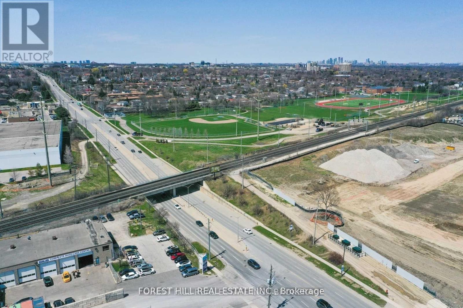 2524 Royal Windsor Drive, Oakville, Ontario  L5J 1K7 - Photo 17 - W12610976