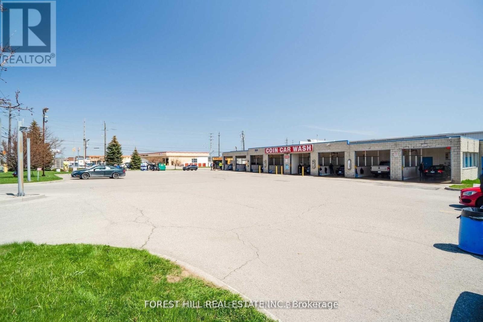 2524 Royal Windsor Drive, Oakville, Ontario  L5J 1K7 - Photo 2 - W12610976