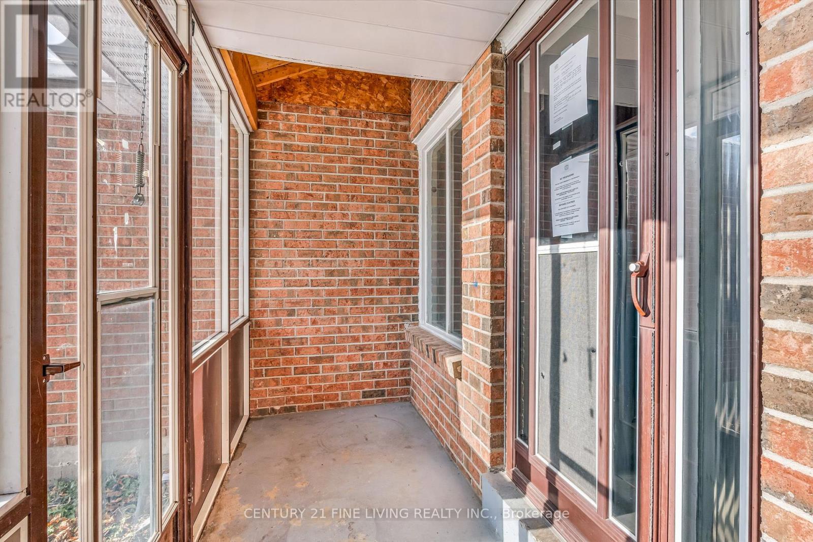 50 Luminous Court, Brampton, Ontario  L6Z 2B3 - Photo 3 - W12611012