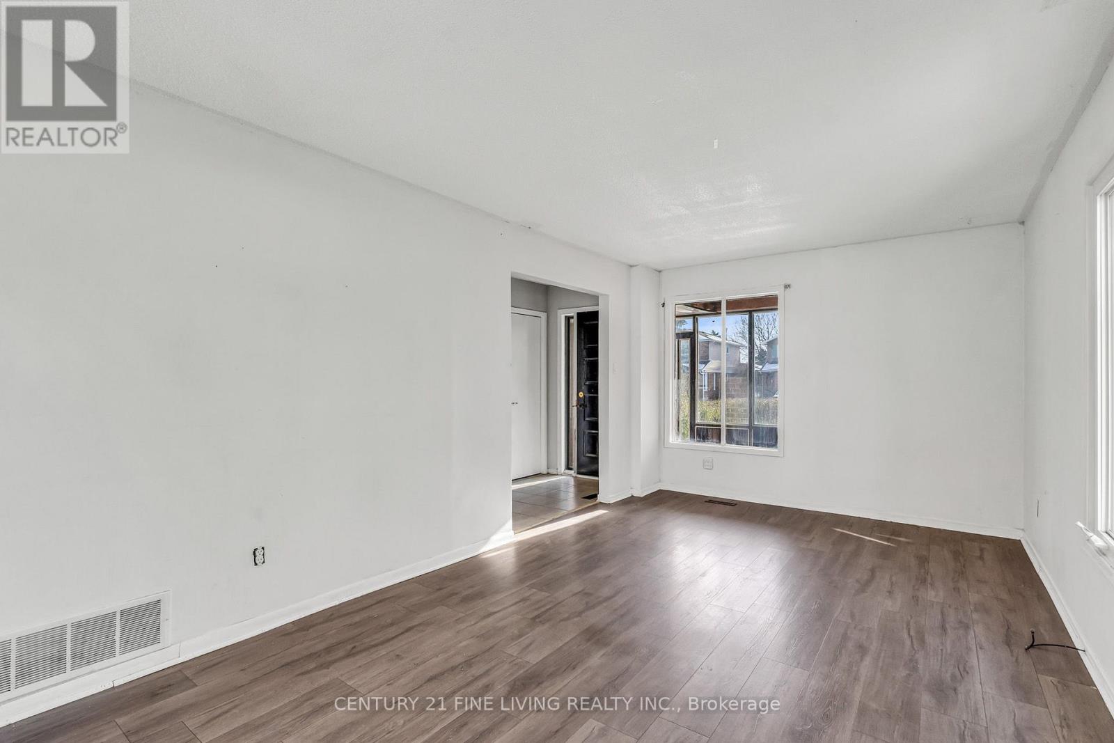 50 Luminous Court, Brampton, Ontario  L6Z 2B3 - Photo 5 - W12611012