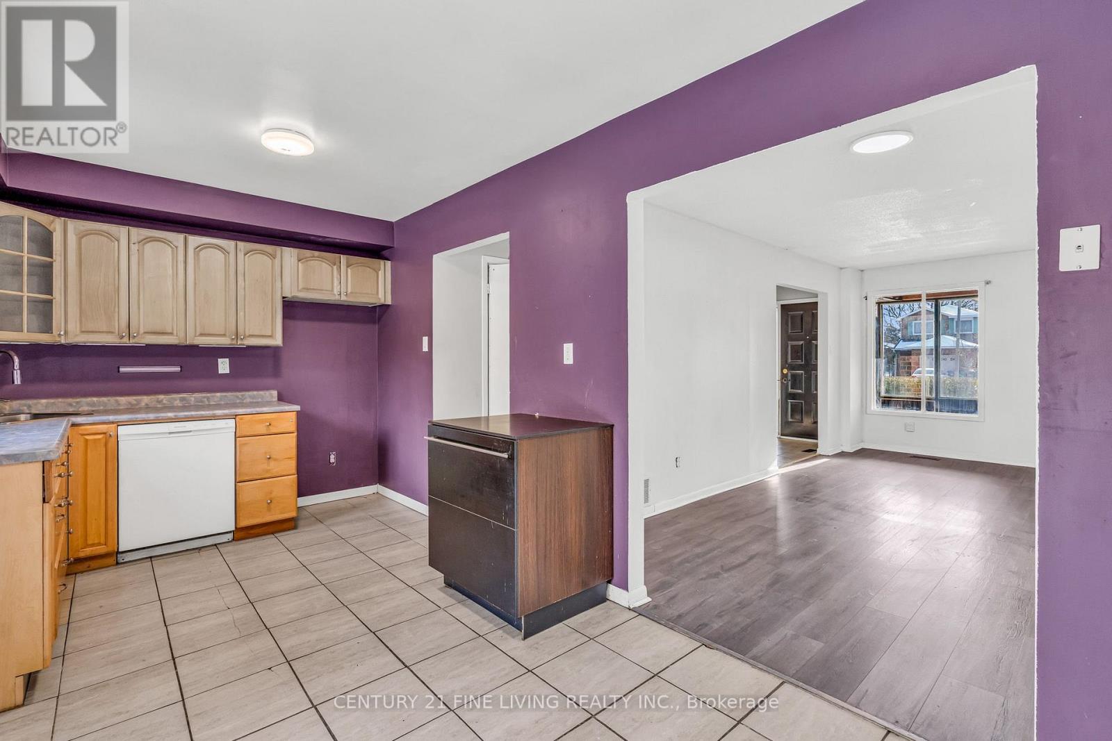 50 Luminous Court, Brampton, Ontario  L6Z 2B3 - Photo 9 - W12611012