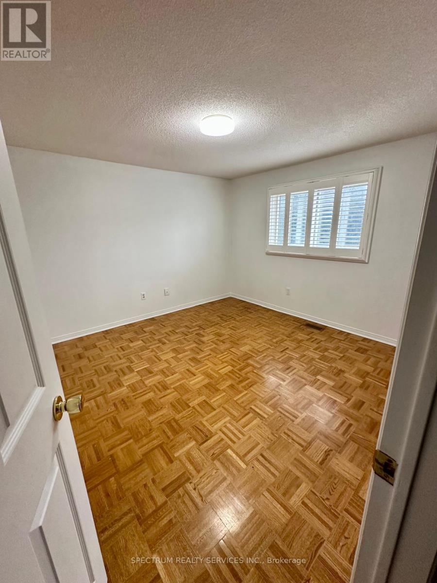 2178 Bader Crescent, Burlington, Ontario  L7P 4N5 - Photo 15 - W12611040