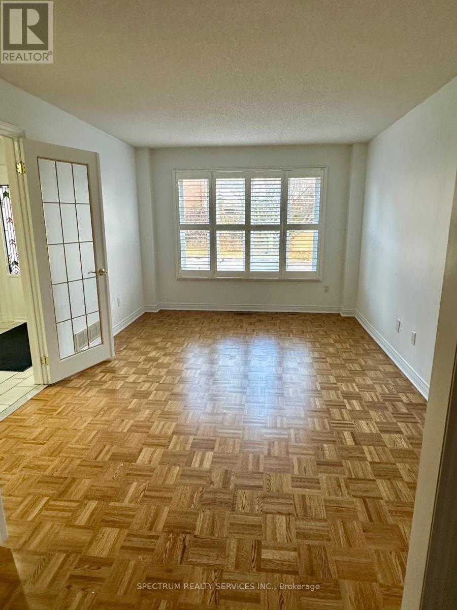 2178 Bader Crescent, Burlington, Ontario  L7P 4N5 - Photo 4 - W12611040