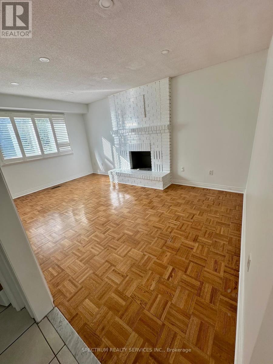 2178 Bader Crescent, Burlington, Ontario  L7P 4N5 - Photo 8 - W12611040